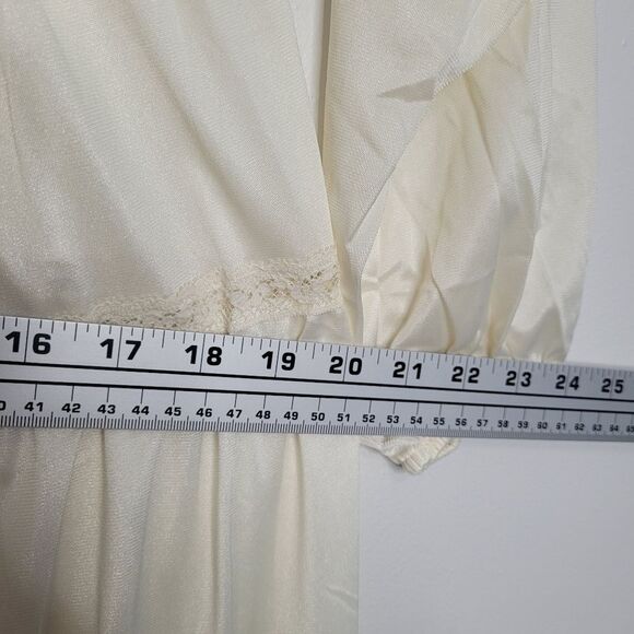 Vintage cream 70s crochet maxi long sleeve castlecore cottage sleep dress Small - Picture 8 of 10